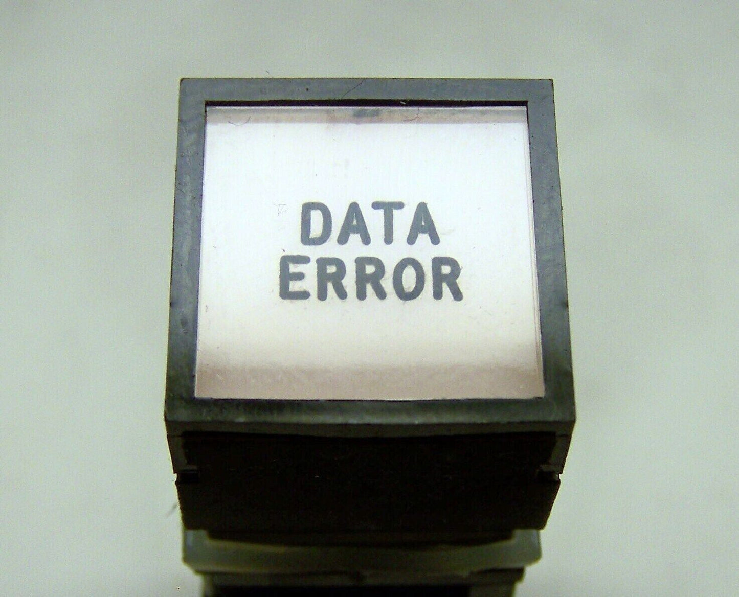 NAVY SHIP 2748-018 PUSH SWITCH DATA ERROR SINGLE ACTUATOR 3/4" 3" L 5189178-018