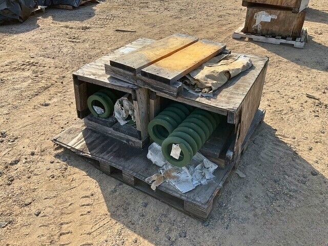MTVR-2MK23 7T TRUCK OSHKOSH 3195238 HELICAL COMPRESSION SPRING 5360-01-478-6442