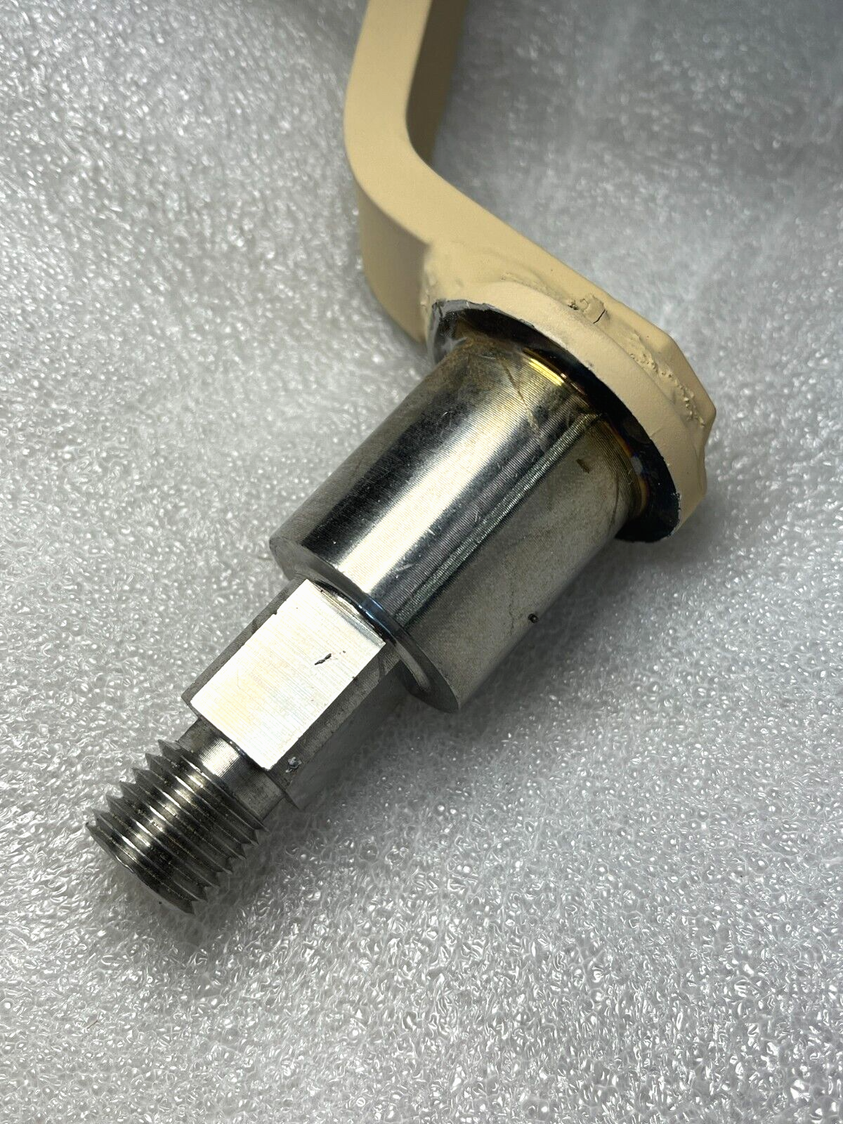 LAV-25 GENERAL DYNAMICS 10502283PT VEHICULAR DOOR HANDLE ASSY 2540-01-163-9735
