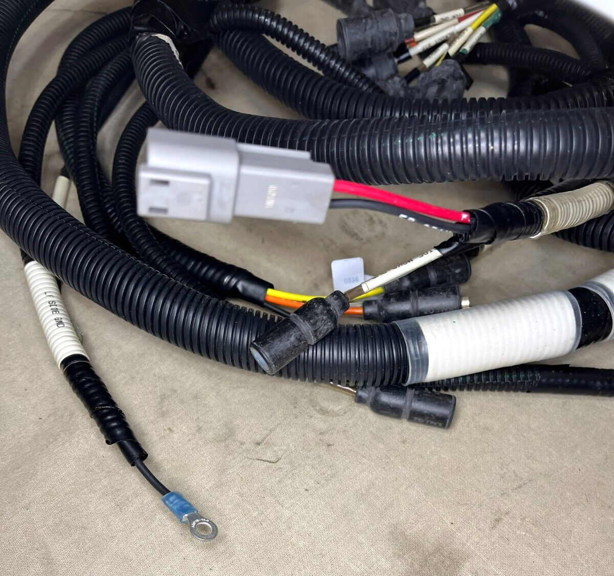 MPCV 10030215 BRANCHED WIRING HARNESS FRONT BUMPER POWER 6150-01-588-3145 NOS
