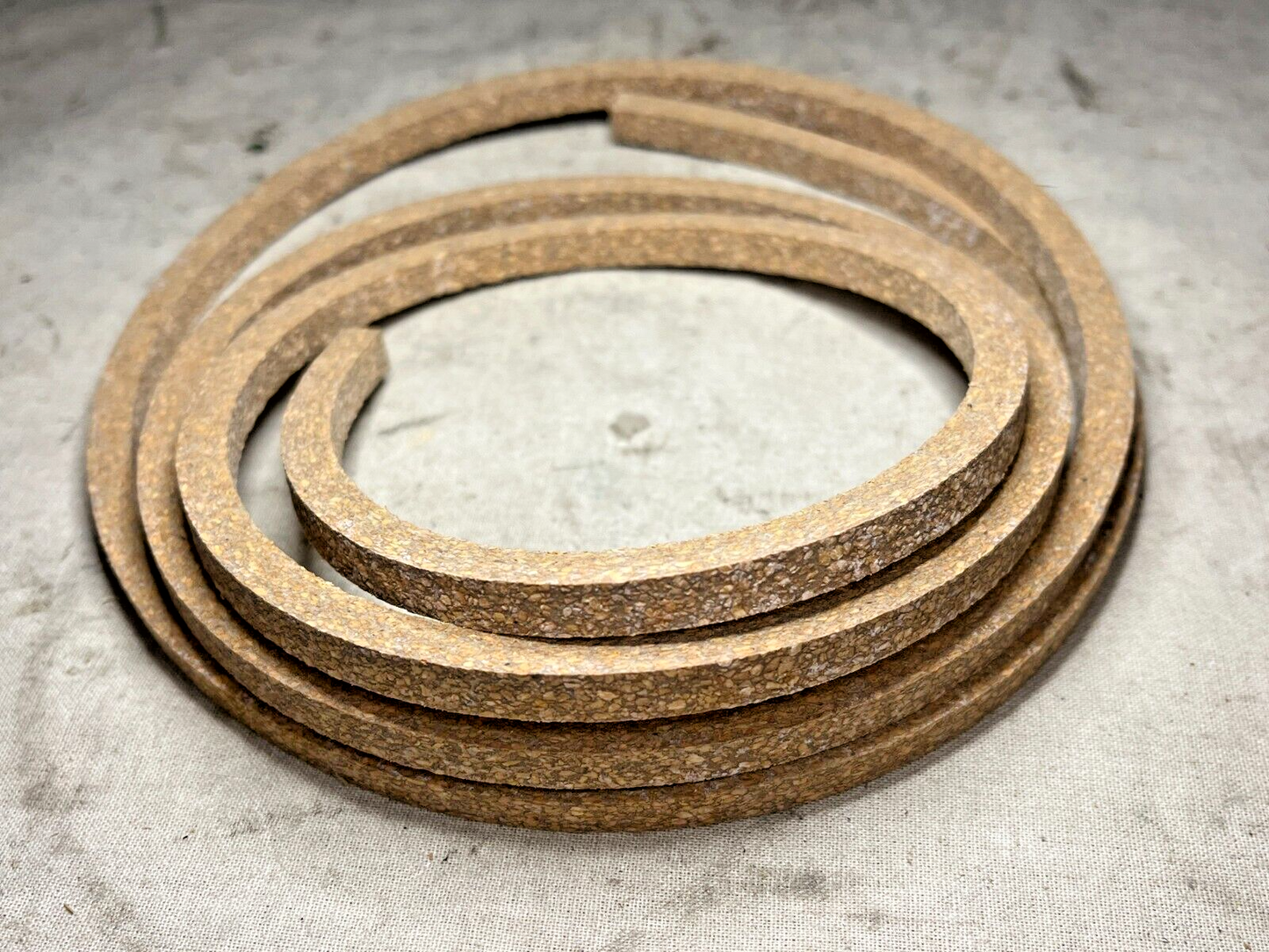 M578 LIGHT RECOVERY VEHICLE 8350152 CORK AND RUBBER STRIP 5330-00-899-4078 USA