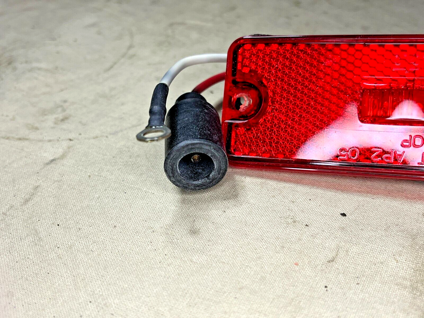 MRAP, M1249 MAXXPRO DASH 3688773C1L CLEARANCE MARKER LIGHT ASSY 6220-01-568-5544