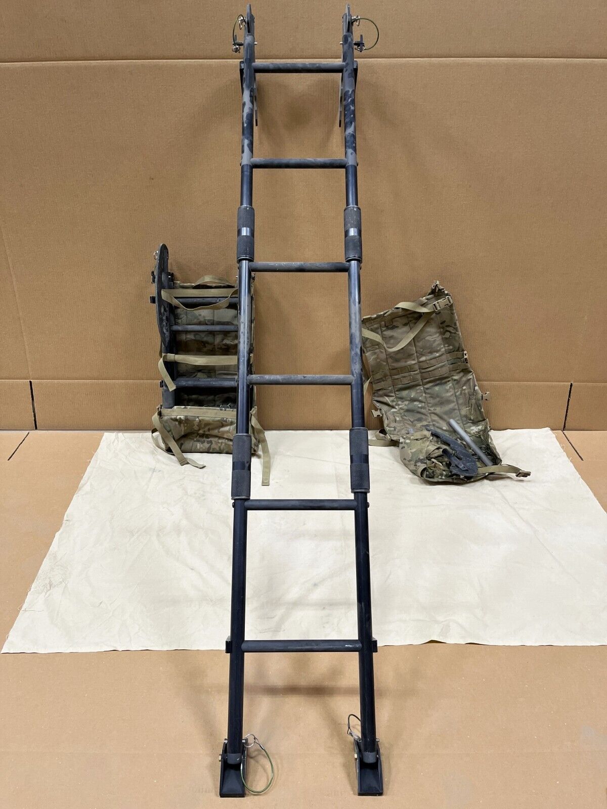 TACTICAL AMERICAN US ARMY SURPLUS UTILITY EXTENDING LADDER BACKPACK FOR SURVIVAL