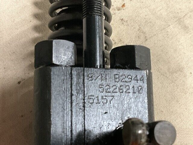 (1EA) GENERAL MOTORS FUEL INJECTOR ASSEMBLY 5226210 40043489-MP 2910-01-334-3856