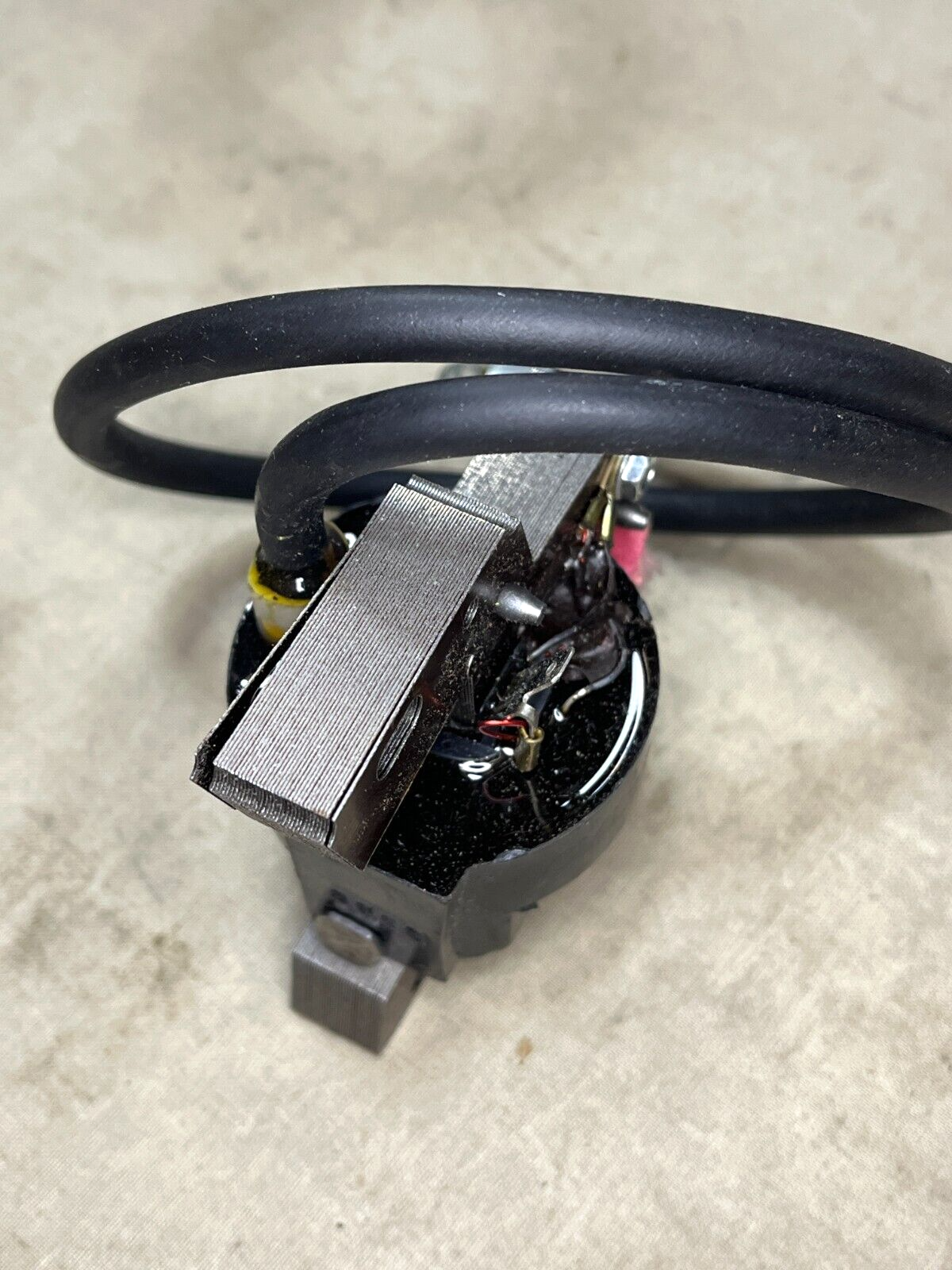OEM BRIGGS & STRATTON 398811 12V IGNITION MAGNETO COIL 398265 2920-01-210-6593