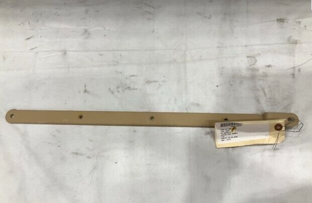 MRAP NAVISTAR 3689854C1 MIDDLE ROOF SHORT HANGER 3689854C1L 2590-01-568-6364