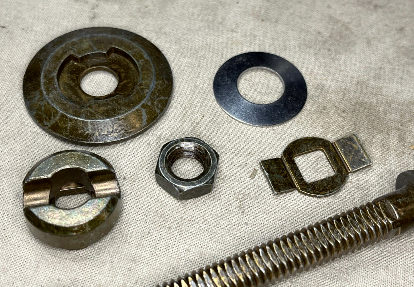 USGI MILITARY FMTV HIMARS 12417944 VEHICULAR DOOR LATCH 6899226 2540-01-461-0607