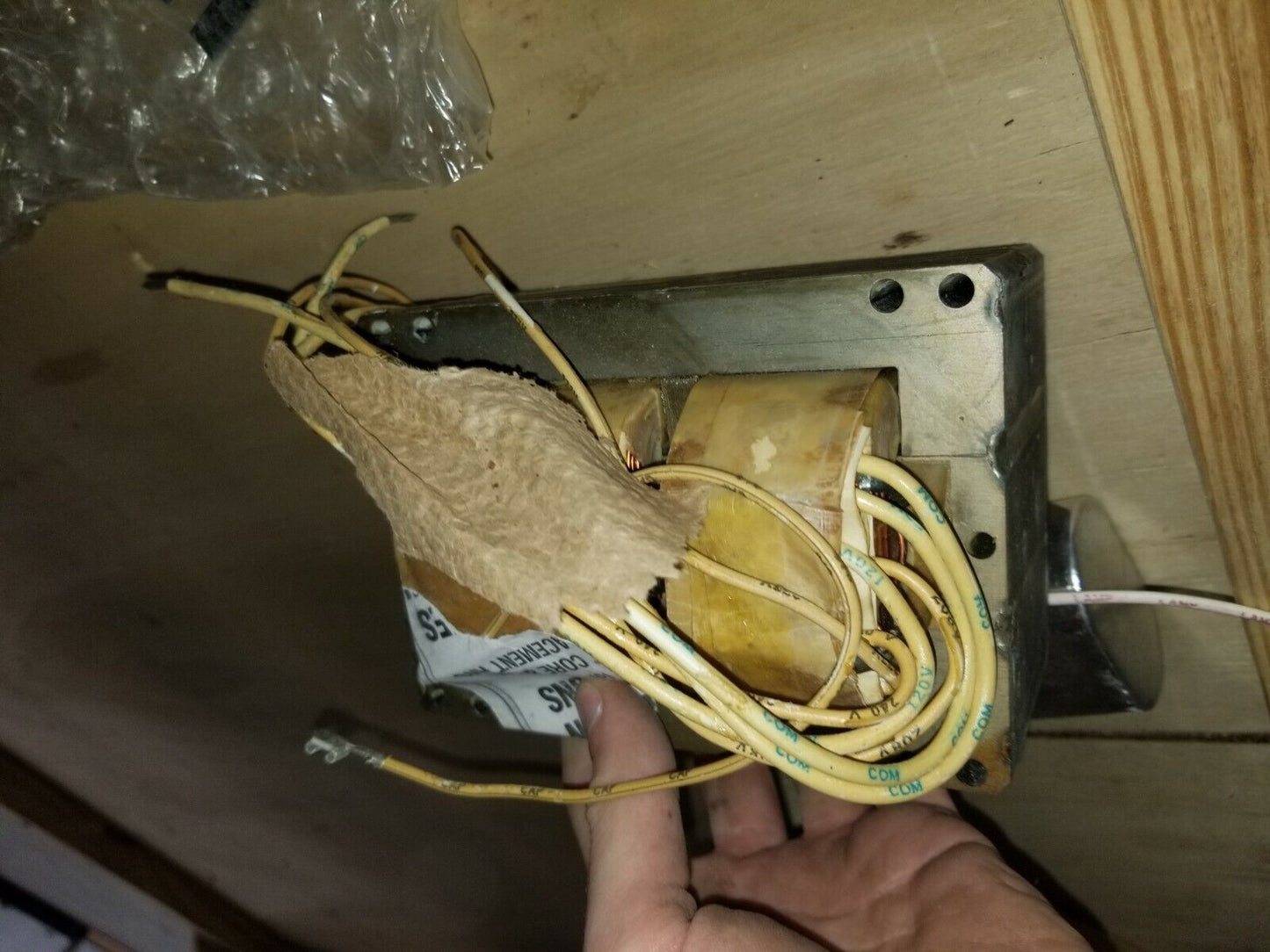 Universal Lighting Technologies M1000MLTAC5M500K Ballast Kit 6250-01-348-5322