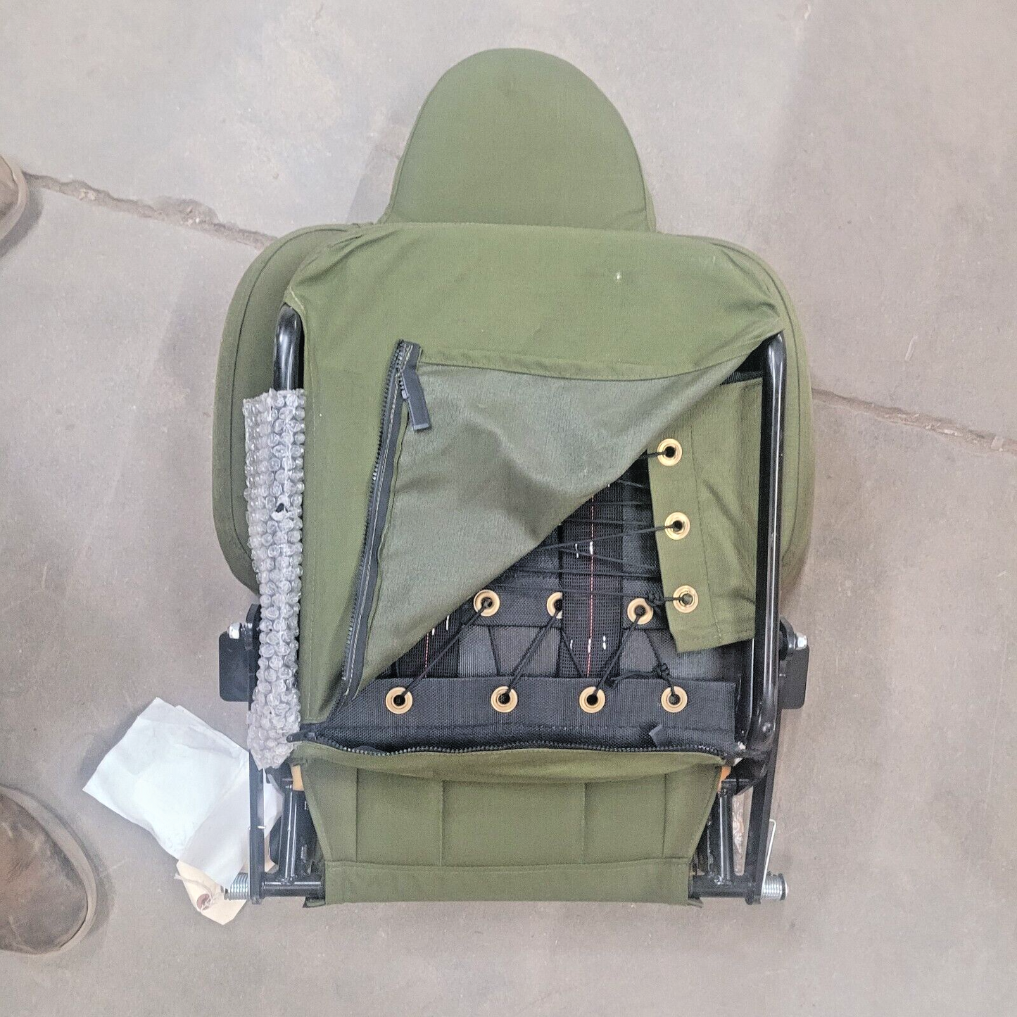 LTMV MILITARY FMTV ARMOR 300CSS-383 VEHICULAR SEAT 2540-01-528-1908 LATE STYLE