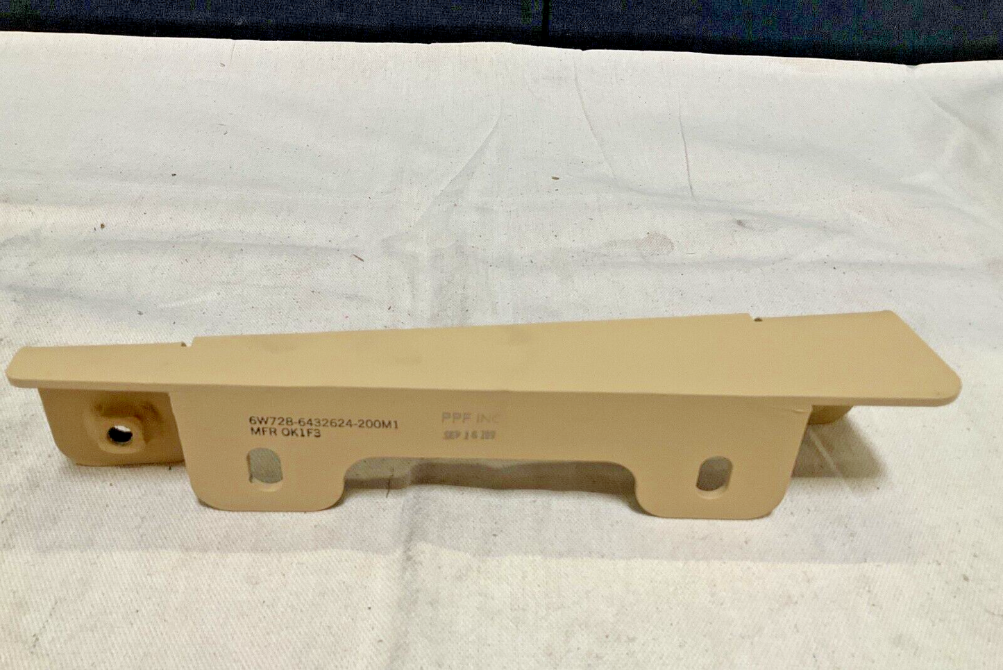 HMMWV UTILITY TRUCK 2 HOLE STEEL MOUNTING BRACKET 6432624-200M1 BRACKET B PILLAR