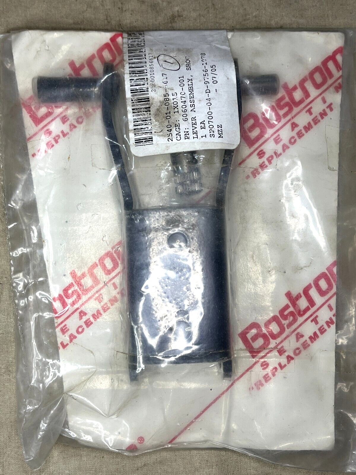 M-915 TRUCK BOSTROM 6060470-001 SHOCK ABSORBER LEVER ASSEMBLY 2540-01-085-6617
