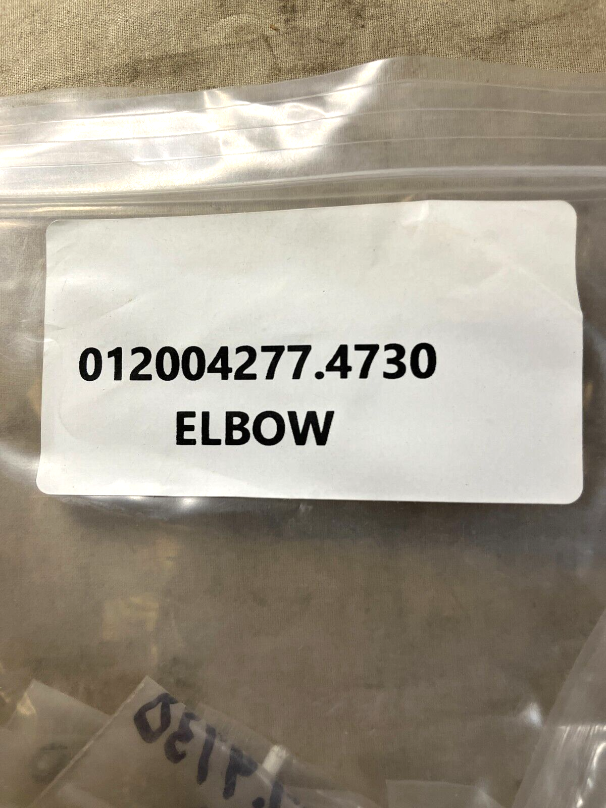 M998 HMMWV 5P4536 1/8'' PIPE TO 1/4'' HOSE BRASS ELBOW 5582652 4730-01-200-4277