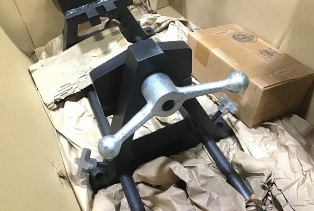 NEW CUMMINS OEM CYLINDER HOLIDING FIXTURE 4920-00-711-9307 ST583 ST0058300 ST213