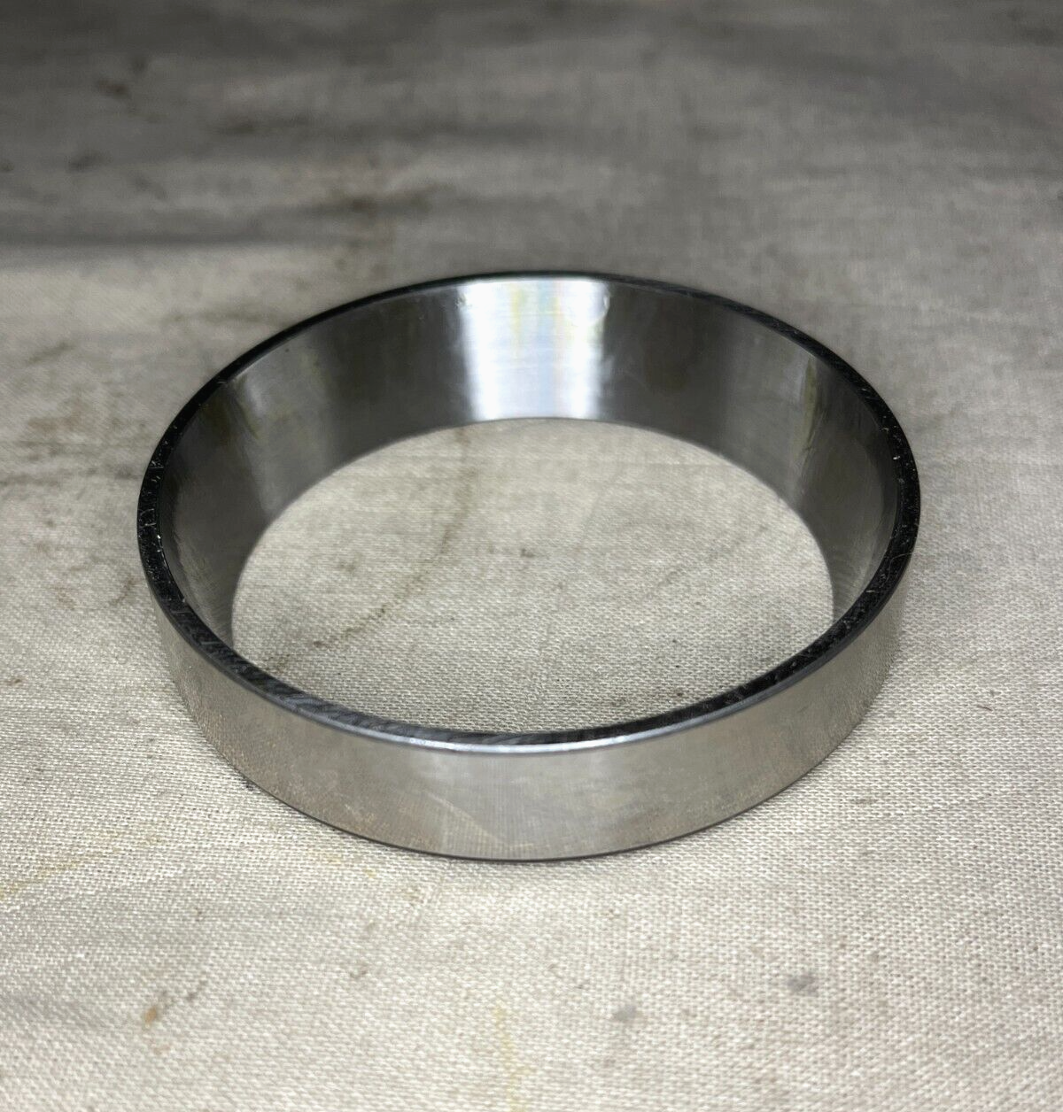 HEMTT, M1070 HEAVY TRUCK 3-21459 ROLLER BEARING 2AT492 3110-01-156-5386 NOS