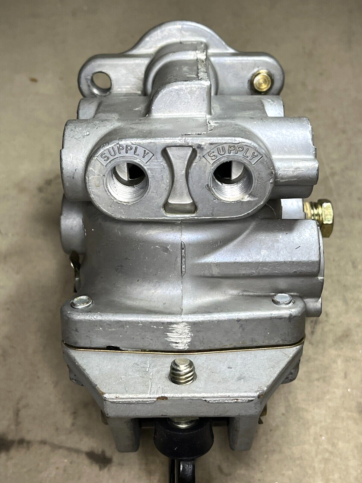 BENDIX 279951N - E-5 SINGLE CIRCUIT FOOT BRAKE VALVE 279950 4820-00-158-1220