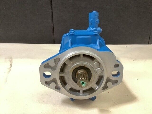 Genuine Military HET Eaton 02-341514 2004750 Power Steering Pump Assembly PVE12