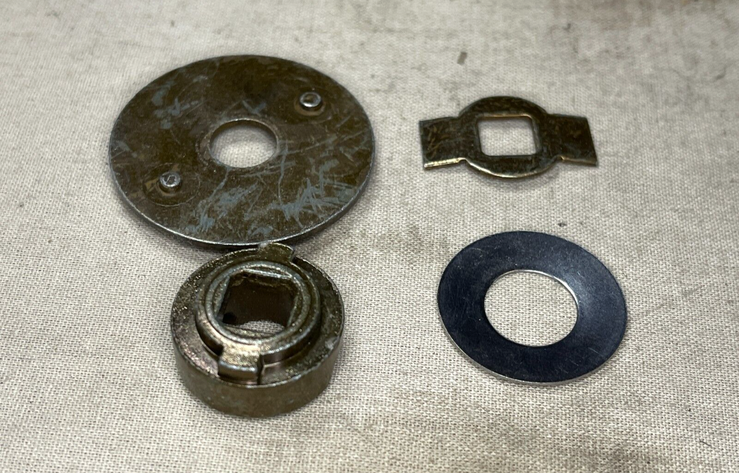 USGI MILITARY FMTV HIMARS 12417944 VEHICULAR DOOR LATCH 6899226 2540-01-461-0607