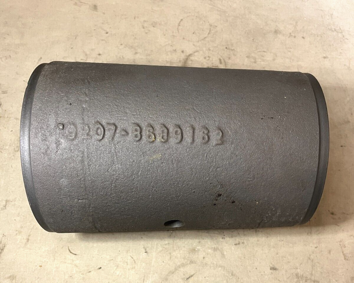 M-60, M60A1 & M48A5 TANK SERIES 8689162 TAPERED BUSHING 5365-00-692-5006 NOS