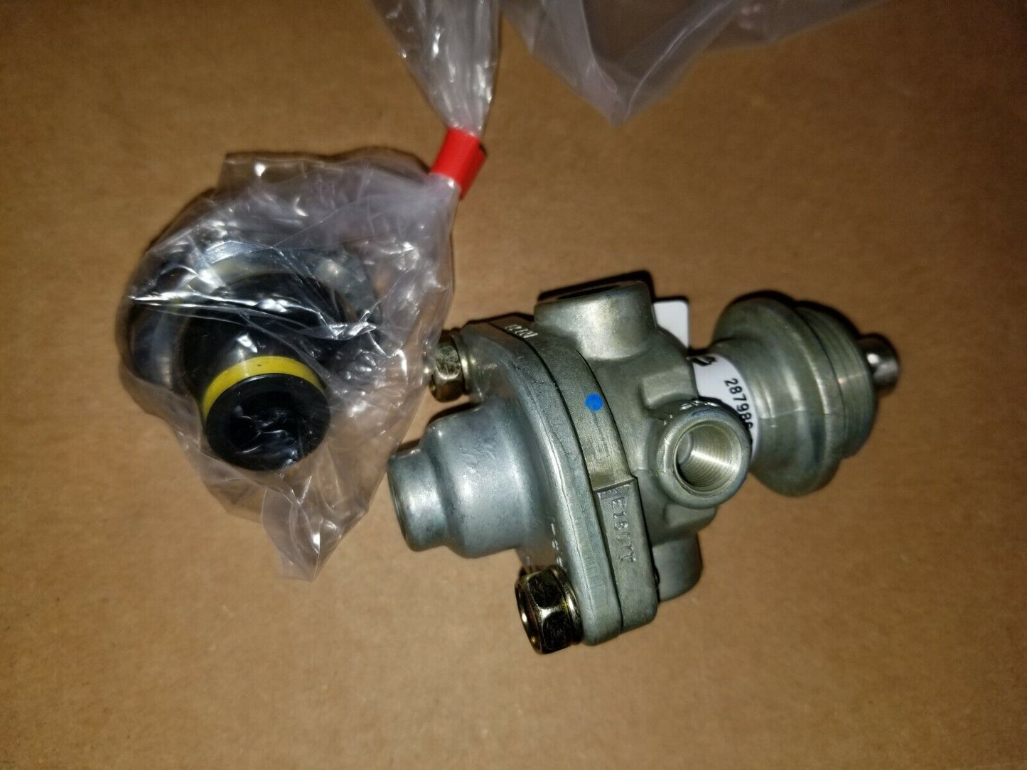 Bendix Valve T 287986N 4820-01-056-1116 52931AX 287238 287986 w hardware