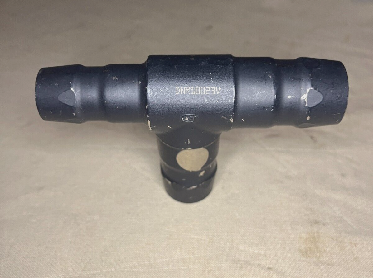 AIRCRAFT B-1B DESIGNED METAL DNR10023V TUBE TEE DNR10023V121012 4730-01-185-9458