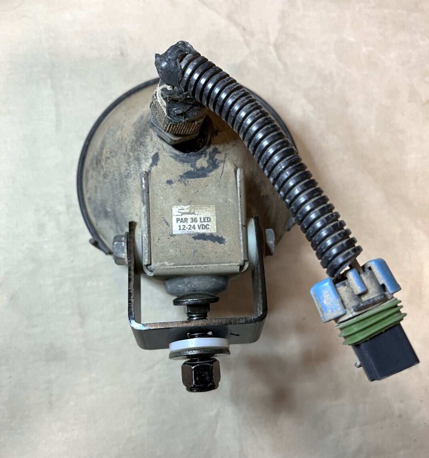 USA 3855653 JW SPEAKER MILITARY HMMWV BACKUP LIGHT FOR HUMMER H1 1403072 12-24V