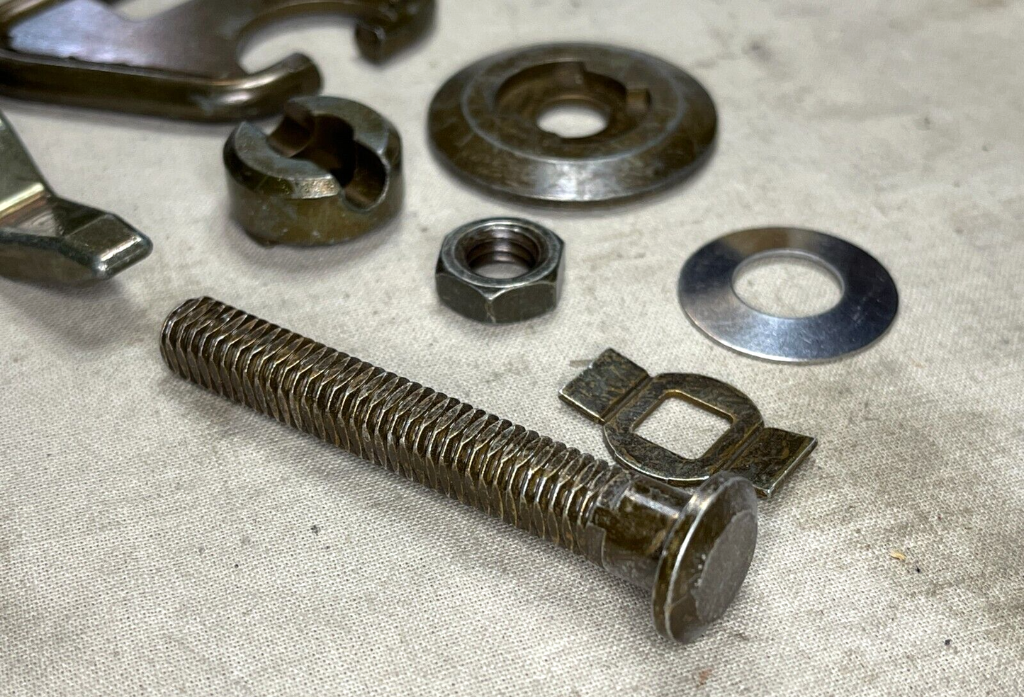 USGI MILITARY FMTV HIMARS 12417944 VEHICULAR DOOR LATCH 6899226 2540-01-461-0607