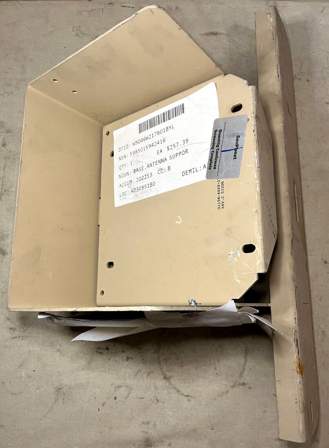 HMMWV HUMVEE SOFT TOP 170442-2 1RWE7 ANTENNA SUPPORT BASE 5985-01-594-2416