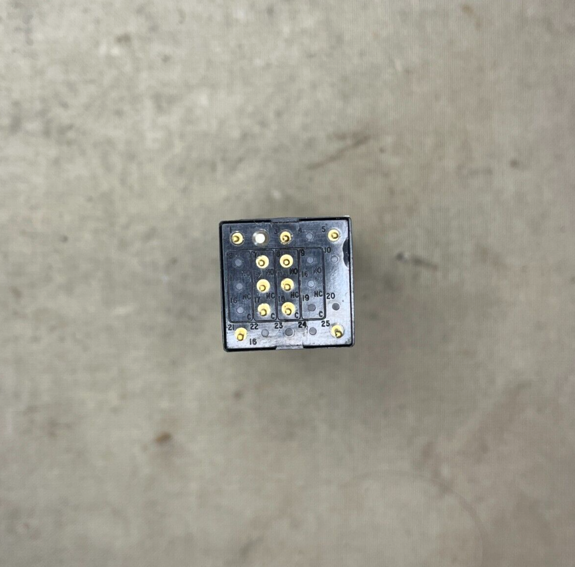 MIM-104 PATRIOT SAGEM 11438276-115 PUSH SWITCH 3721-115 5930-01-105-1965 NOS