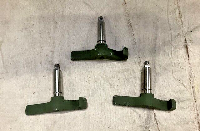 1EA LIGHT ARMORED VEHICLE G DYNAMICS 10502288 RH LEVER ASSEMBLY 3040-01-163-4790