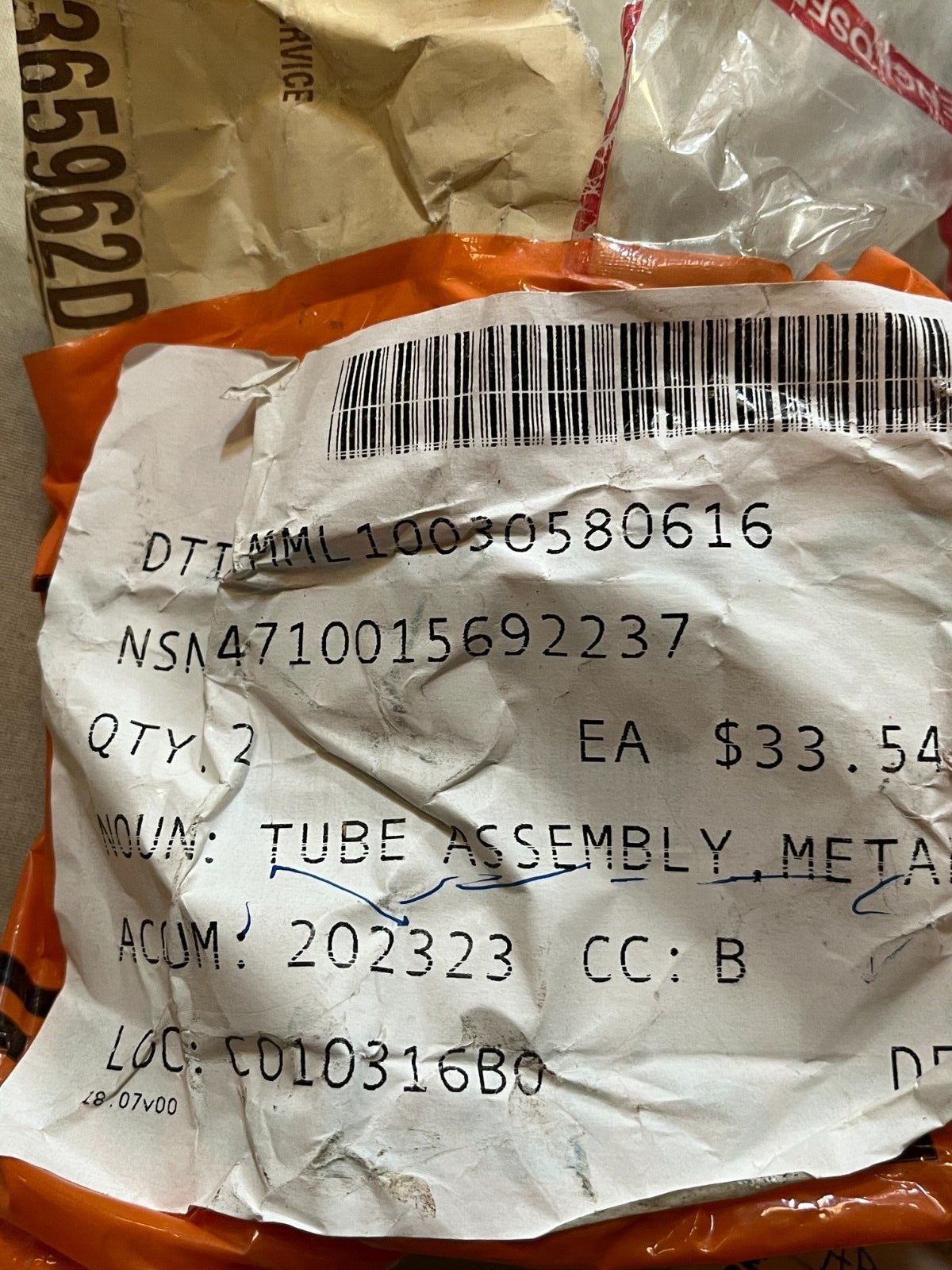 850JR DOZER CRAWLER RE527059 OIL LINE METAL TUBE ASSEMBLY 4710-01-569-2237