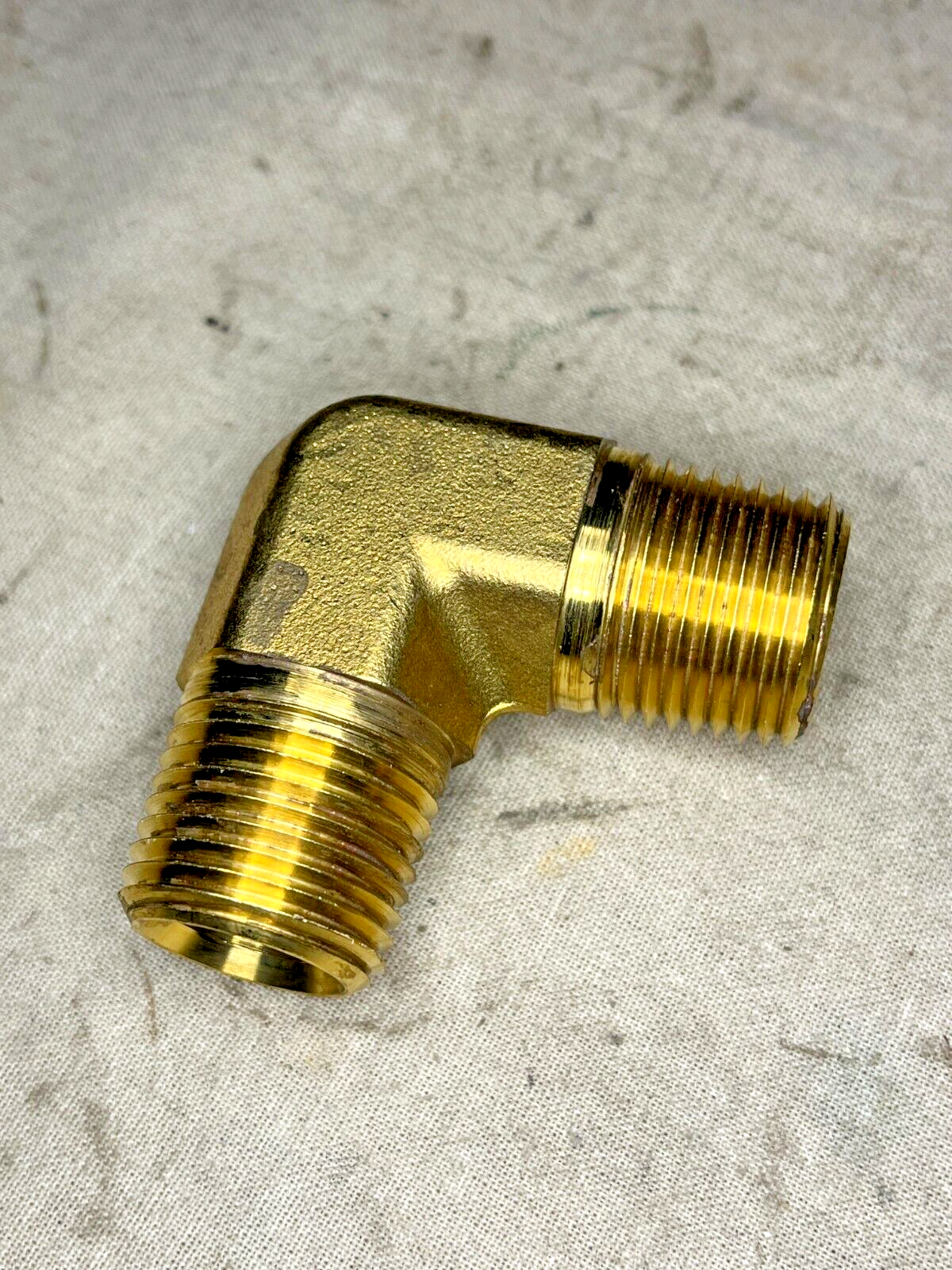 MRAP - COUGAR 3063935 PIPE TO TUBE ELBOW, FTG 90 NPT 1/2 CR-B 4730-01-580-1151
