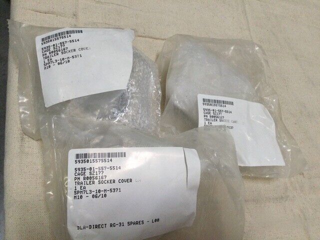 (1) MRAP MMPV BAE MILITARY TRAILER ELECTRICAL SOCKET CONNECTOR COVER CAP 24V
