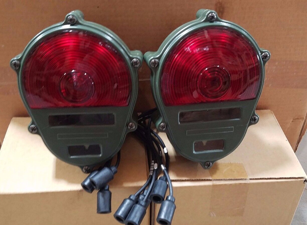 HMMWV M998 M151A2 M800 M35A2 Humvee Rear Tail Military Truck Light BRAKE LIGHT