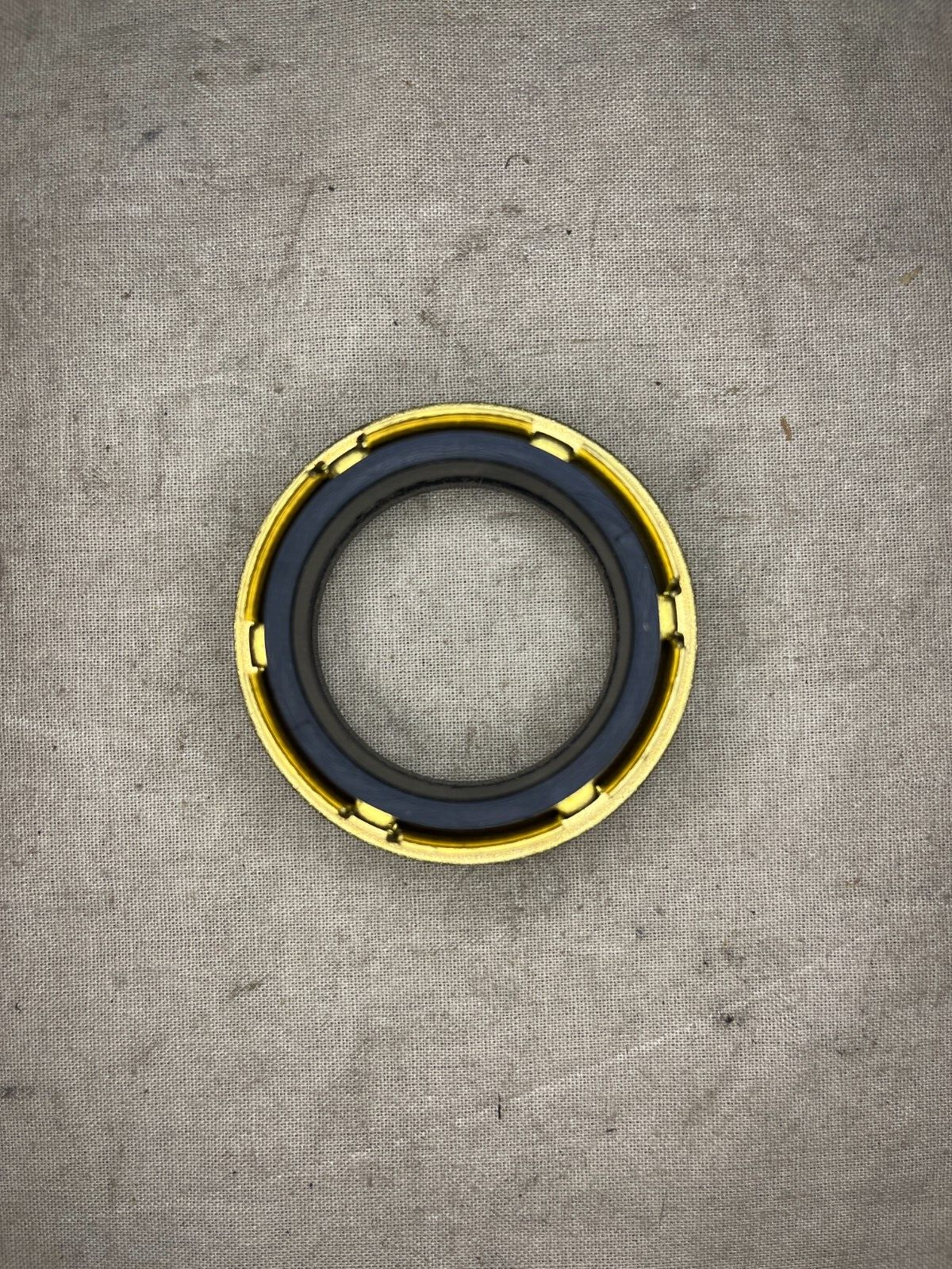 NEW SPRING LOADE SHAFT SEAL ASSEMBLY 25356-00 25356-20 25356Z 4320-00-216-6195