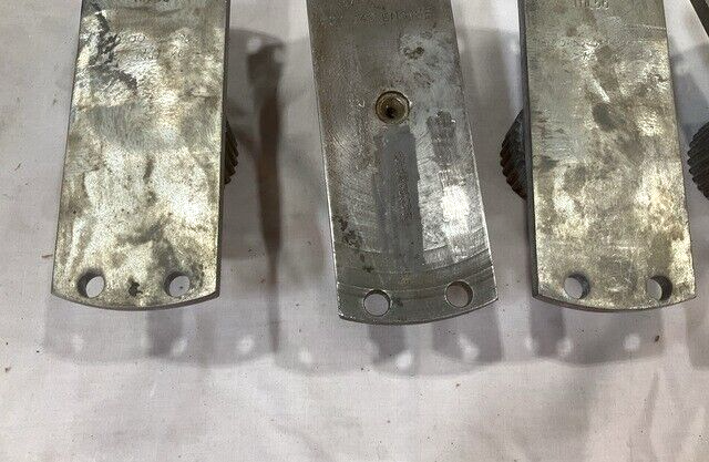 (1EA) T56 TURBOPROP ENGINE ALLISON 3755 HOLDER ASSEMBLY 5120-00-032-9613 NOS