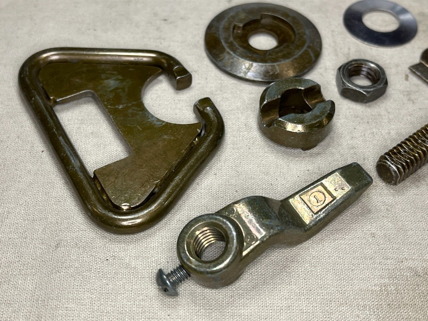 USGI MILITARY FMTV HIMARS 12417944 VEHICULAR DOOR LATCH 6899226 2540-01-461-0607