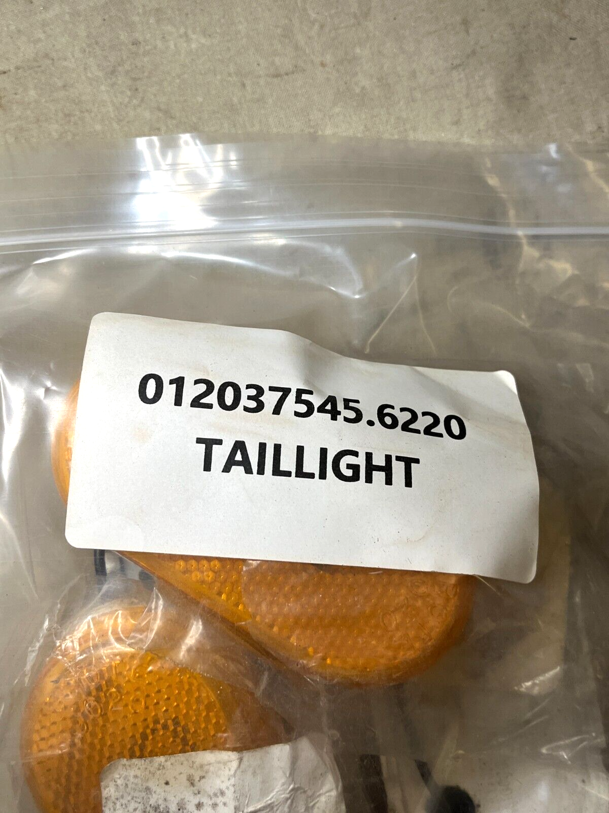NEW NAVISTAR 549649C91 VEHICULAR TAILLIGHT 6220012037545 6220-01-203-7545