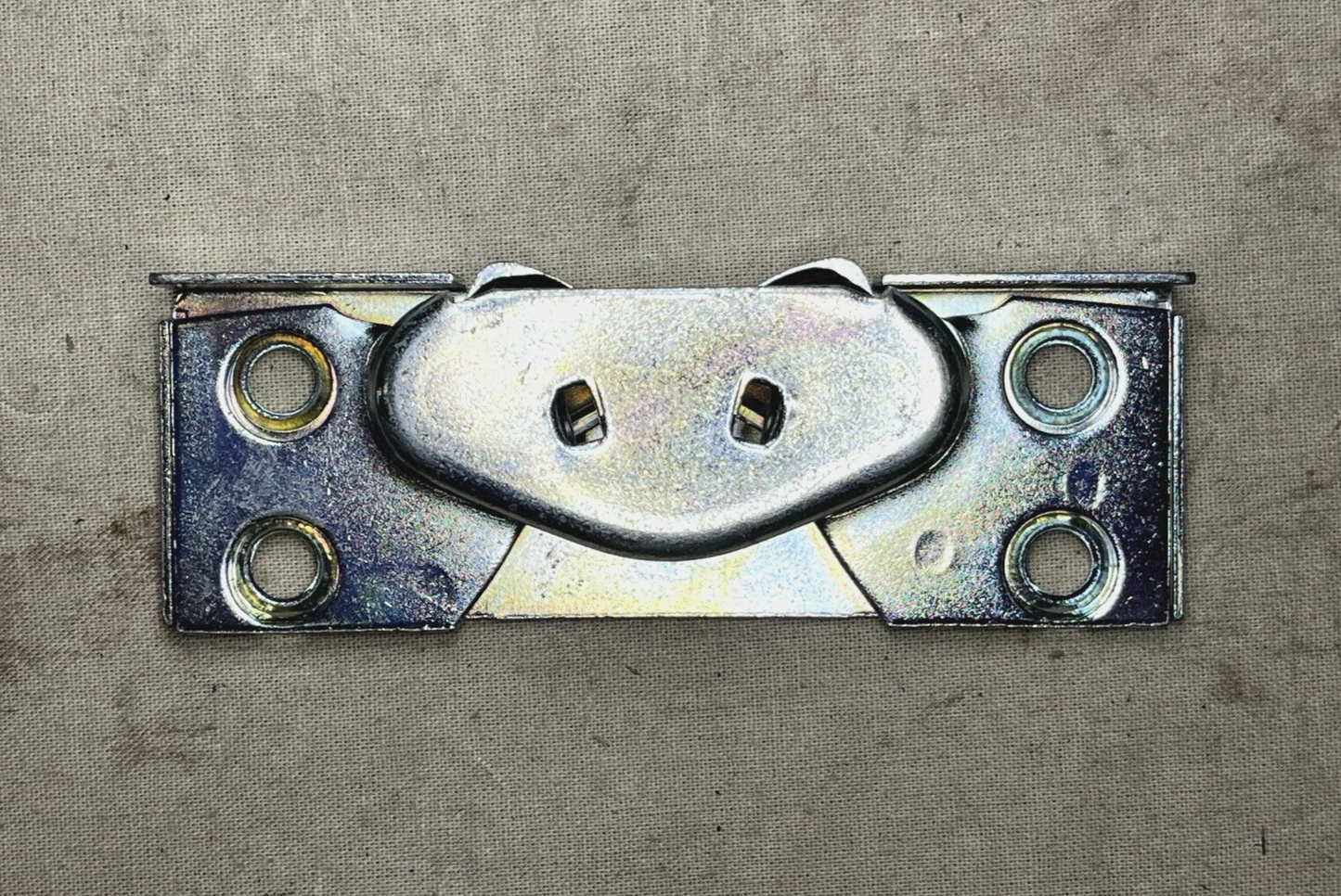 HEMTT OSHKOSH EE36224 7'' RIGHT SIDE DOOR BLACK DOVE TAIL 2510-00-116-0458 NOS