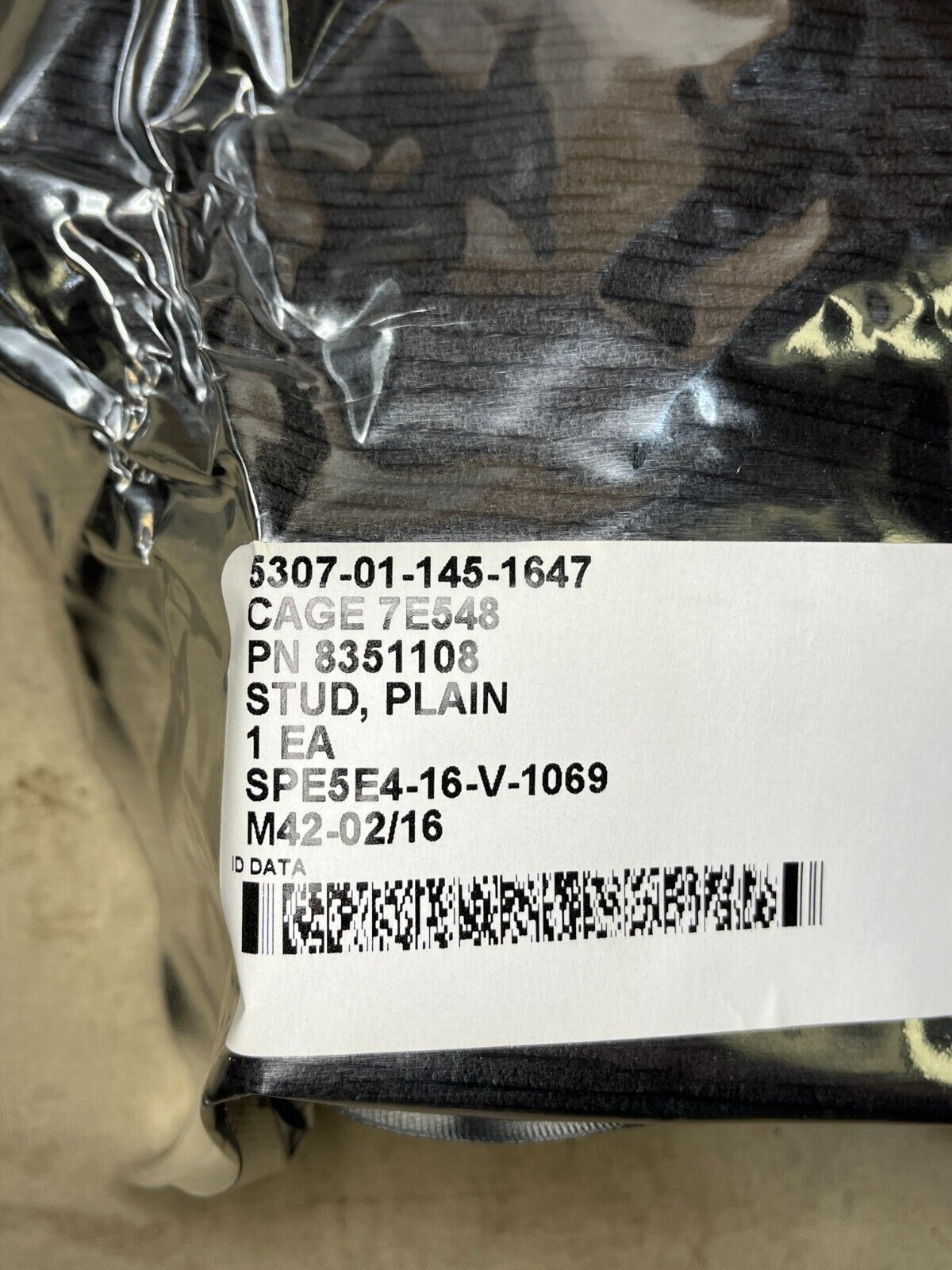 Genuine Right-hand stud thread 8351108 Plain Stud NSN 5307-01-145-1647