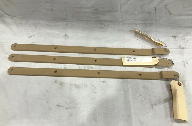MRAP NAVISTAR 3689854C1 MIDDLE ROOF SHORT HANGER 3689854C1L 2590-01-568-6364