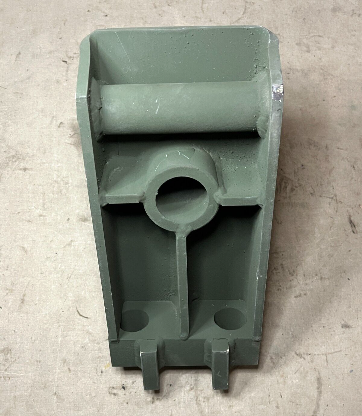 M332 1 1/2-TON, 2-WHEEL TRAILER 12259828 8331539 WHEEL SPINDLE 2530-00-693-0736