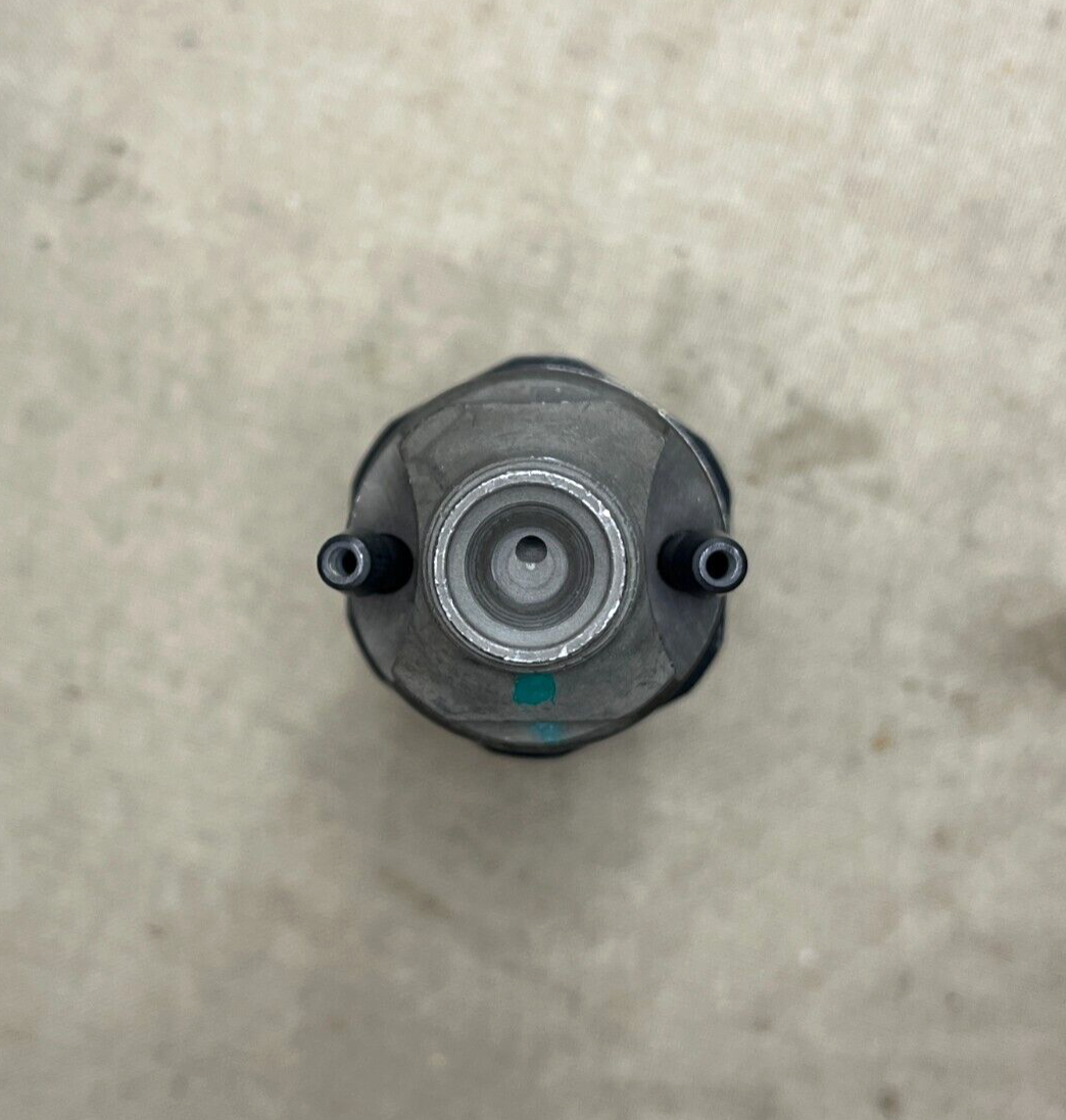 HMMWV AMG BOSCH FUEL INJECTOR ASSEMBLY MODEL BOC 20PA 5743795 2910-01-379-3752