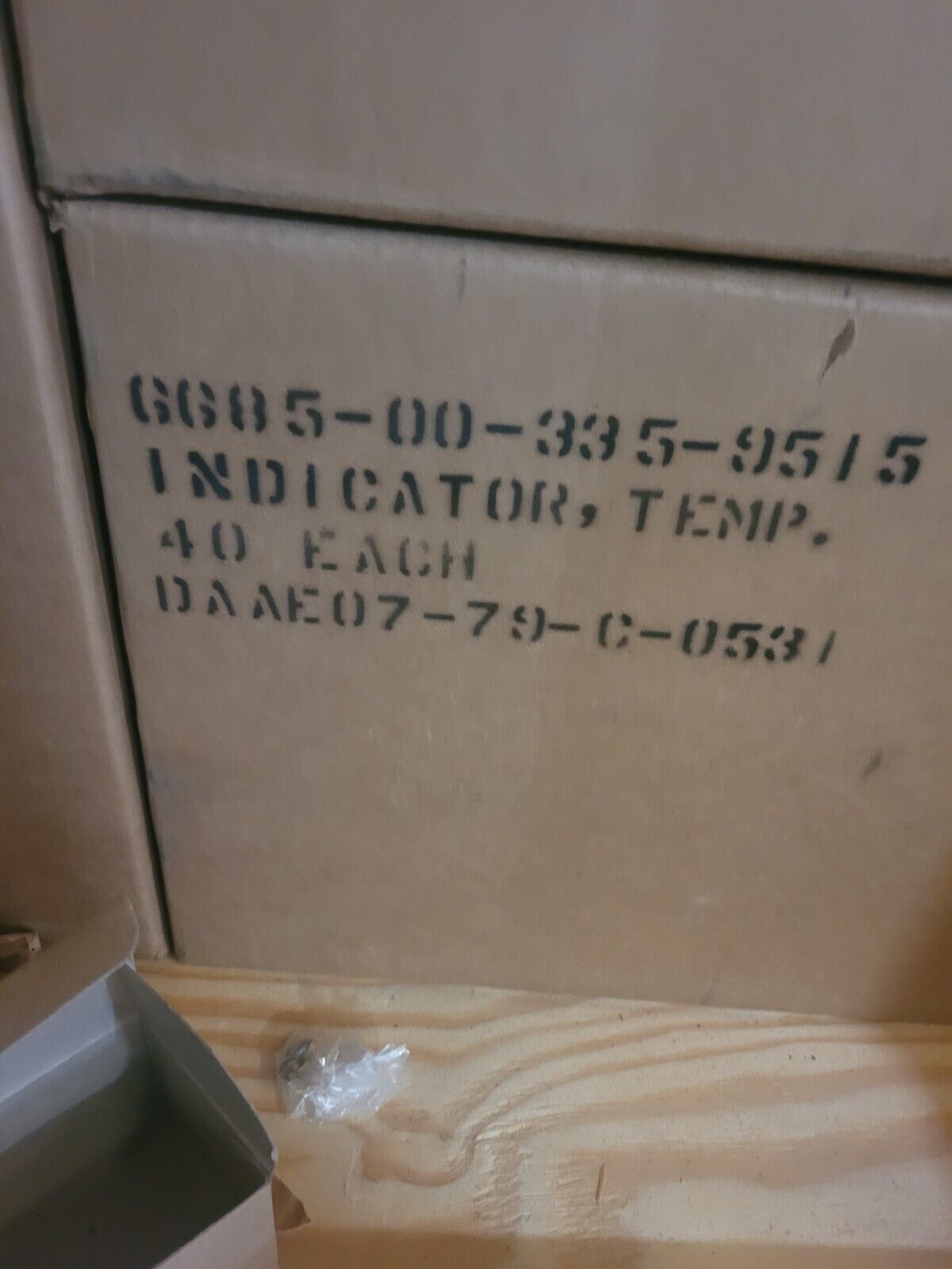 24v NOS TEMPERATURE GAUGE 60-260 FARIA OEM 5 TON  8376379 BRACKET