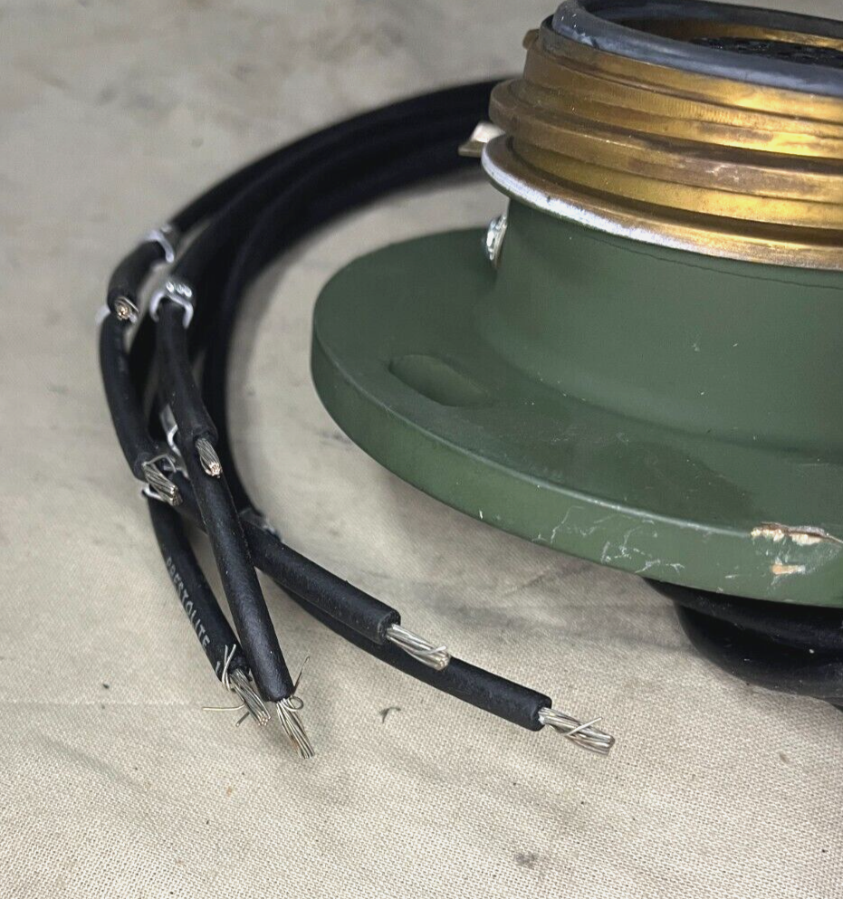 M51/M74/M88 TANK RECOVERY VEHICLE 7972355 LAMPHOLDER BASE 6250-01-255-5989 NOS