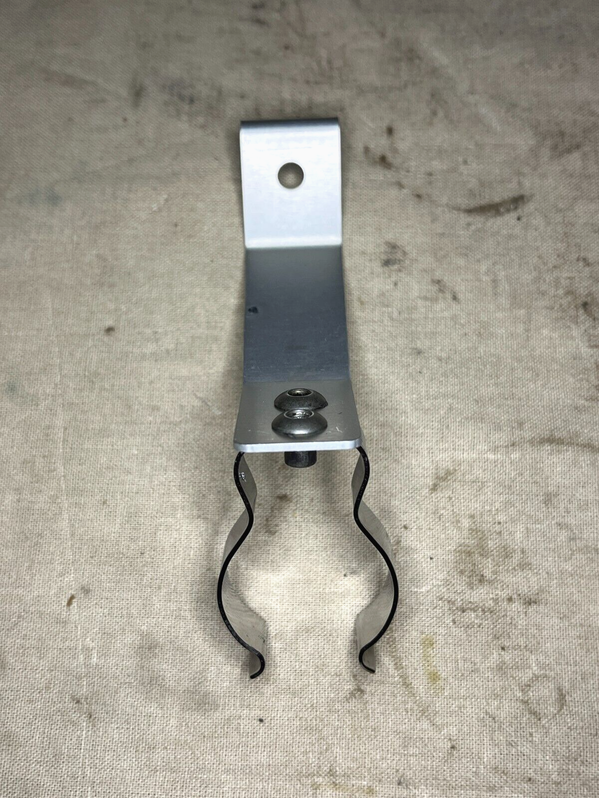 NEW AIRCRAFT OSPREY V-22A 901-066-319-111 CLIP ASSEMBLY 5340-01-454-9001 USA