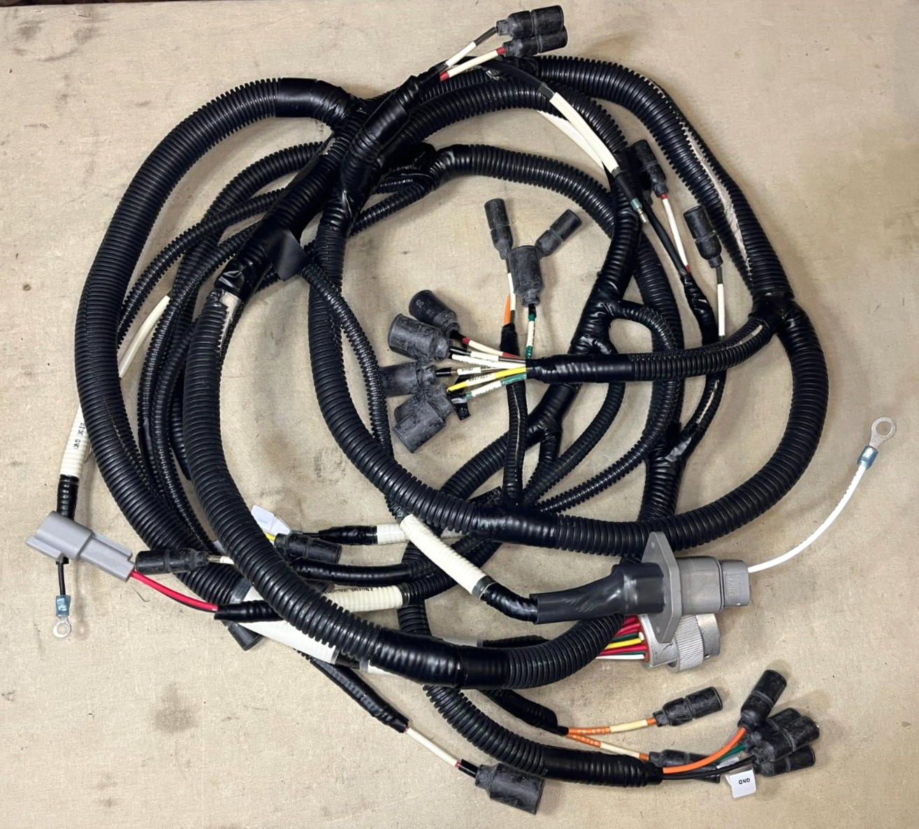 MPCV 10030215 BRANCHED WIRING HARNESS FRONT BUMPER POWER 6150-01-588-3145 NOS