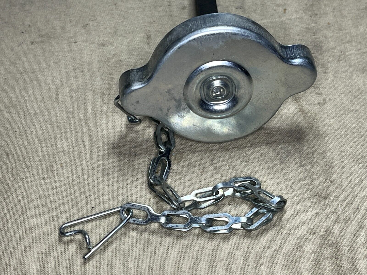 5-TON (M818,M931) MEC27003 LIQUID LEVEL GAGE ROD-CAP NSN 6680-01-063-0266