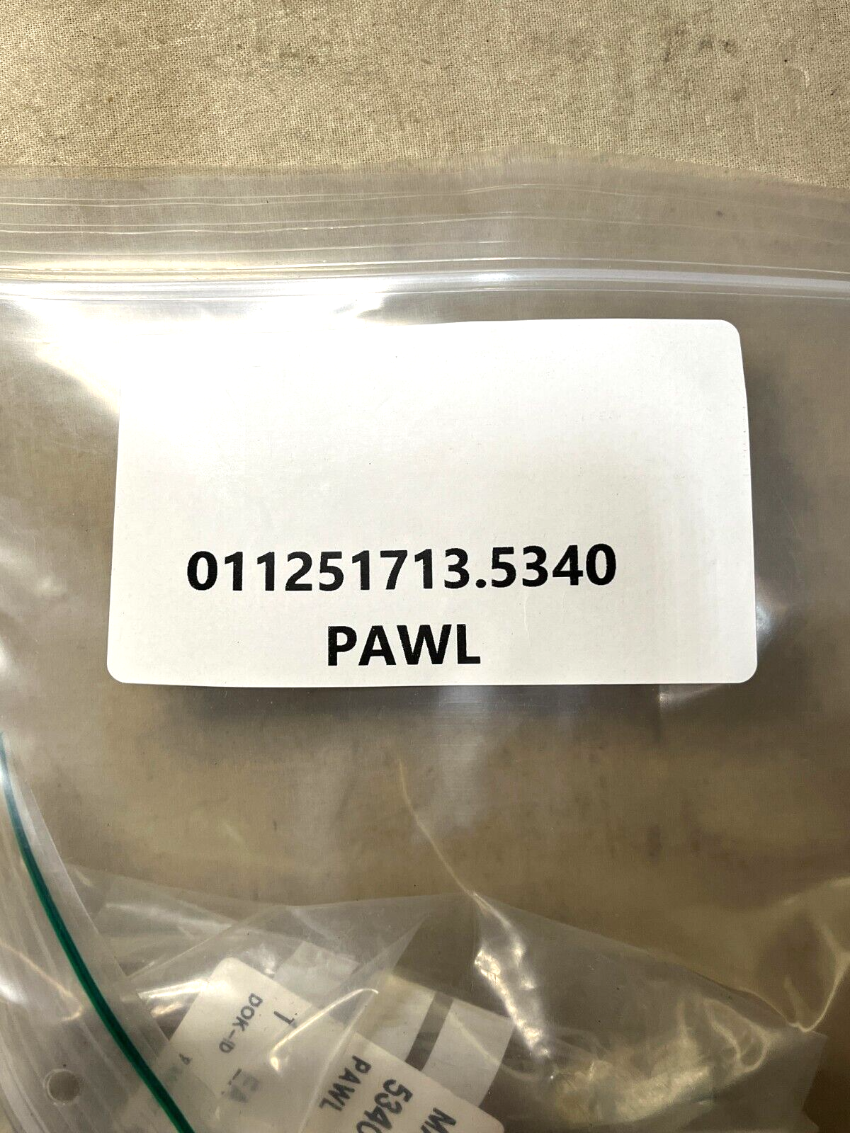 AIRCRAFT HORNET F/A-18 3575803 PLATE SPACER, PAWL 10917545 5365-01-125-1713 NOS