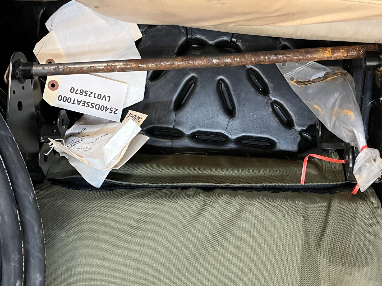 USGI ARMY MILITARY SURPLUS VEHICULAR SEAT 2540DSSEAT000 NOS USA