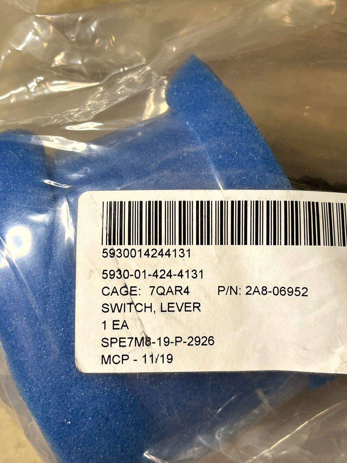 NEW OEM CONTROLS MS4M7114 2A8-06952 277VAC LEVER SWITCH 5930-01-424-4131